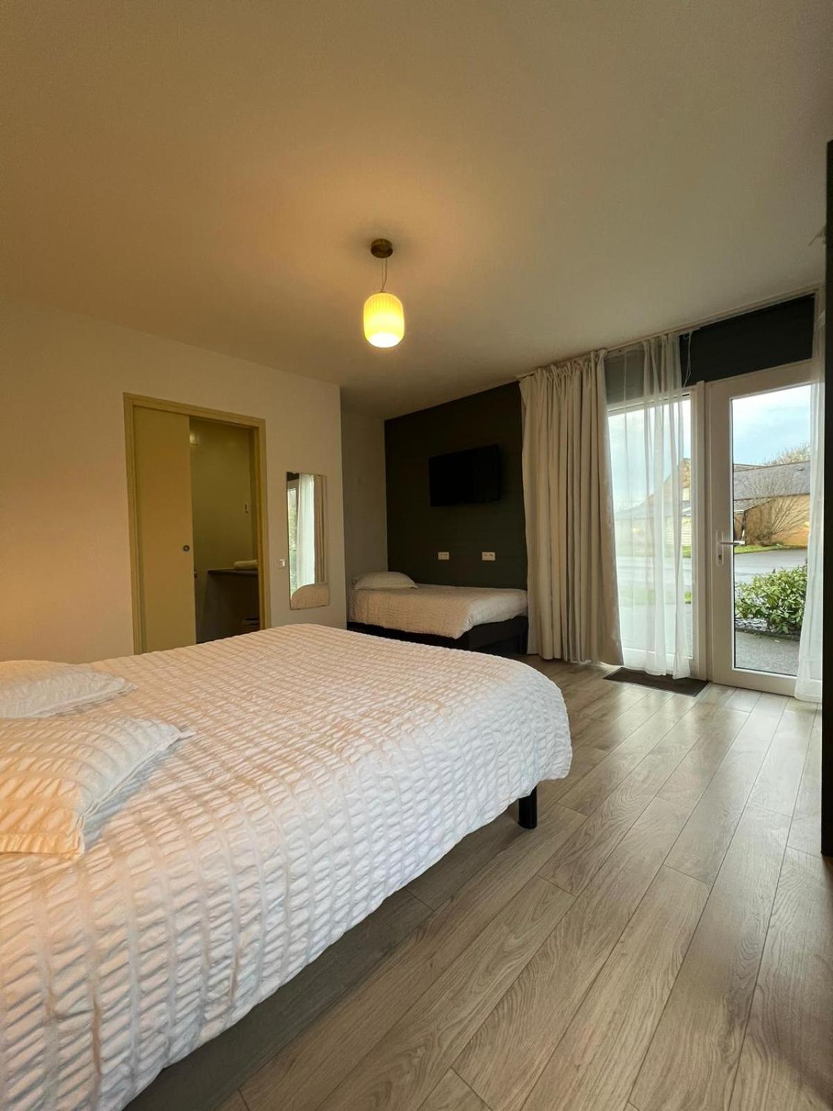Hotel Les Voisins Beaucemaine Ploufragan Esterno foto