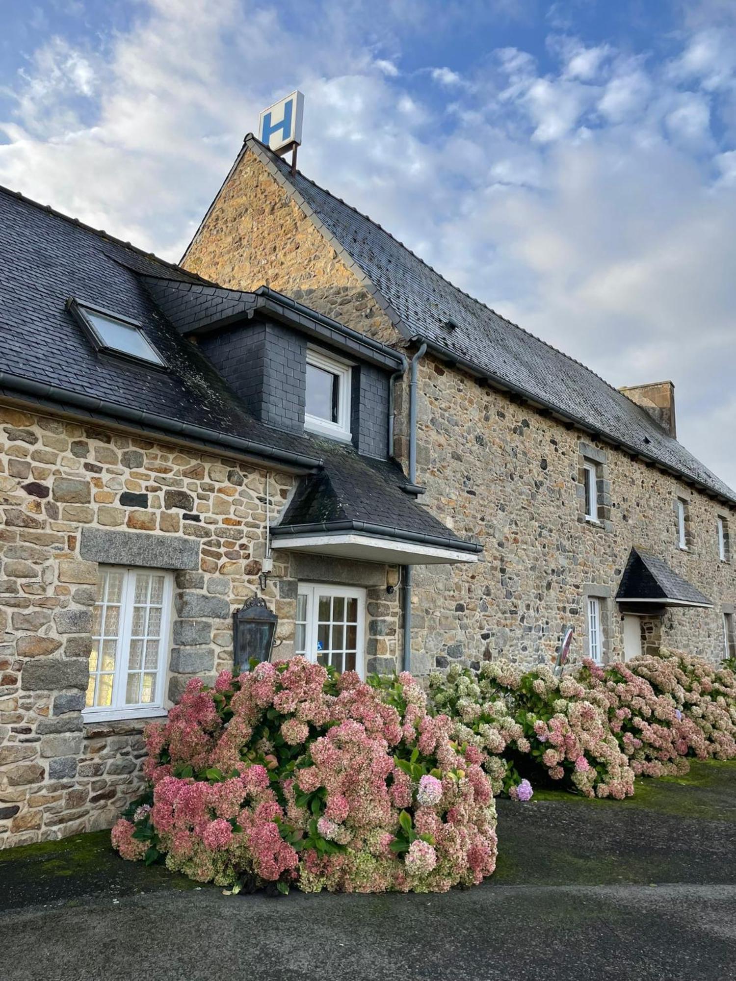 Hotel Les Voisins Beaucemaine Ploufragan Esterno foto